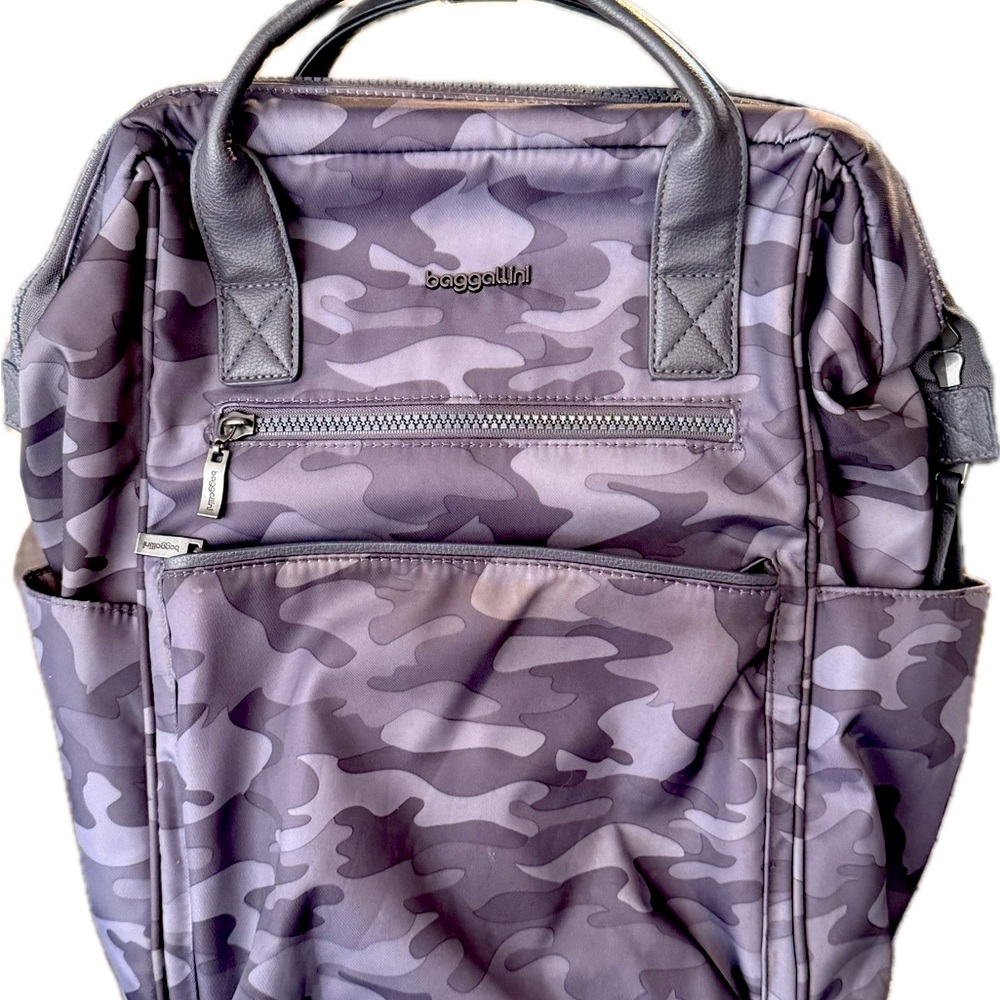 Baggallini Gray Camo Soho Backpack